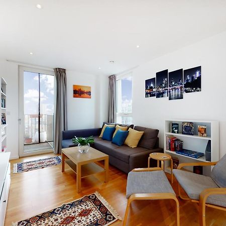 Lovely 2 Bedroom Flat With Balcony In Stratford 伦敦 外观 照片