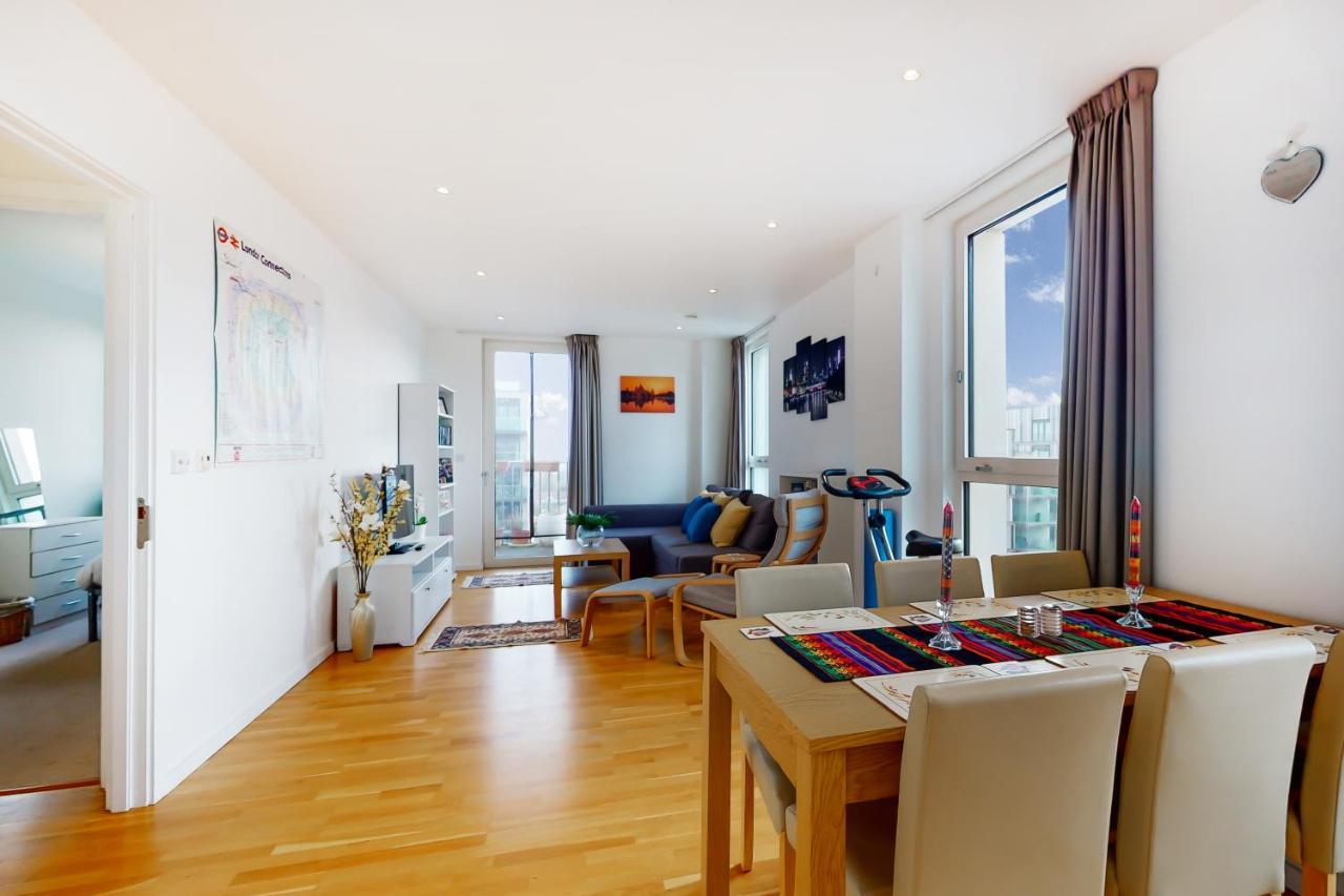 Lovely 2 Bedroom Flat With Balcony In Stratford 伦敦 外观 照片