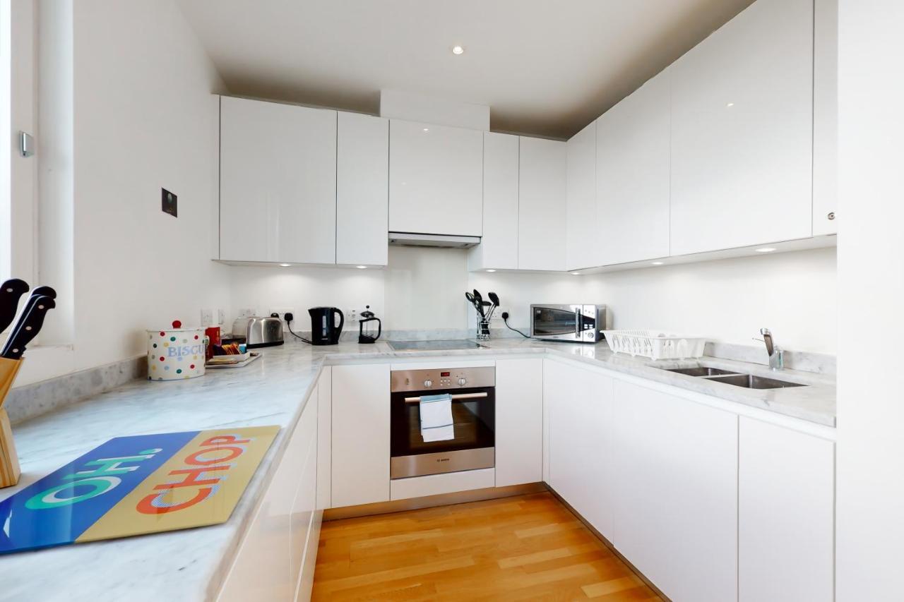 Lovely 2 Bedroom Flat With Balcony In Stratford 伦敦 外观 照片