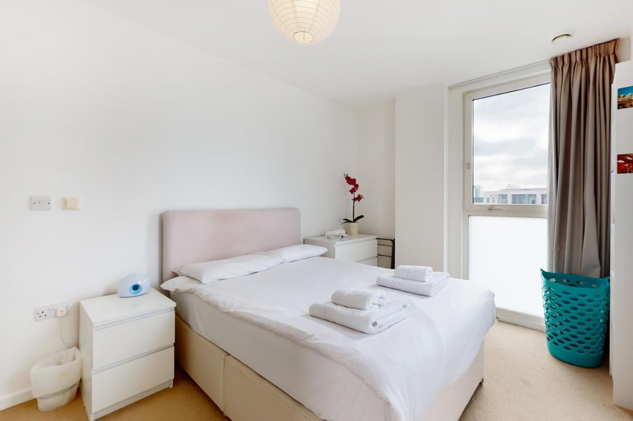 Lovely 2 Bedroom Flat With Balcony In Stratford 伦敦 外观 照片