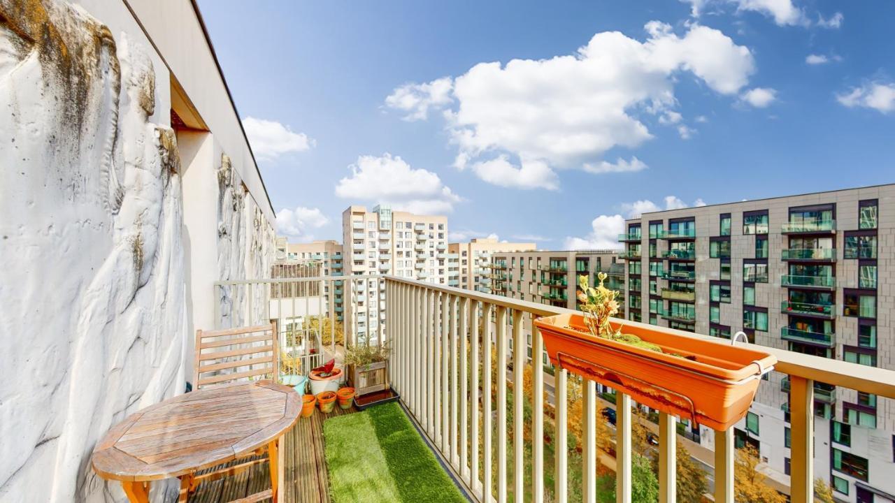 Lovely 2 Bedroom Flat With Balcony In Stratford 伦敦 外观 照片