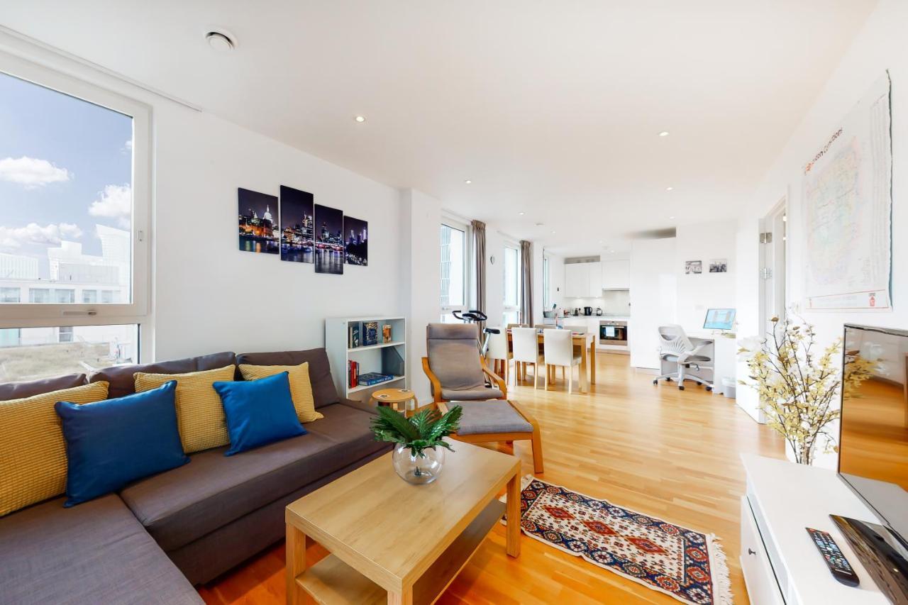 Lovely 2 Bedroom Flat With Balcony In Stratford 伦敦 外观 照片
